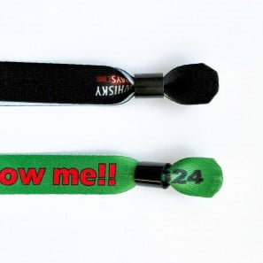 Pulsera de tela personalizada con corte especial